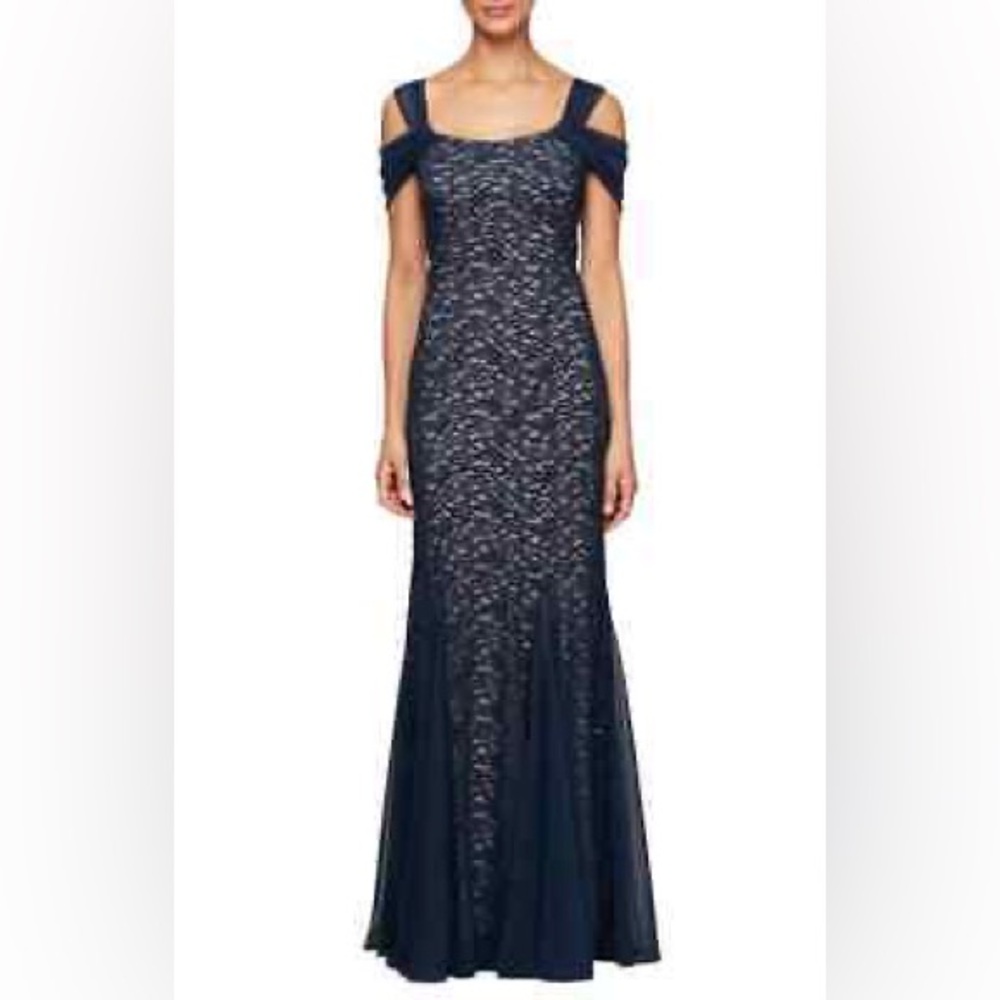 Alex Evenings Navy Blue Lace Cold Shoulder Fit & Flare Evening Gown
Sz 12 new